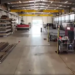 Construction d'une extension de bâtiment à ossature métallique